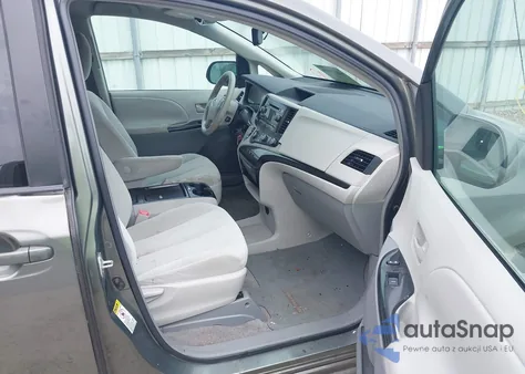 2011 Toyota Sienna Le V6 z USA, uszkodzony, nr VIN 5TDKK3DC0BS052186